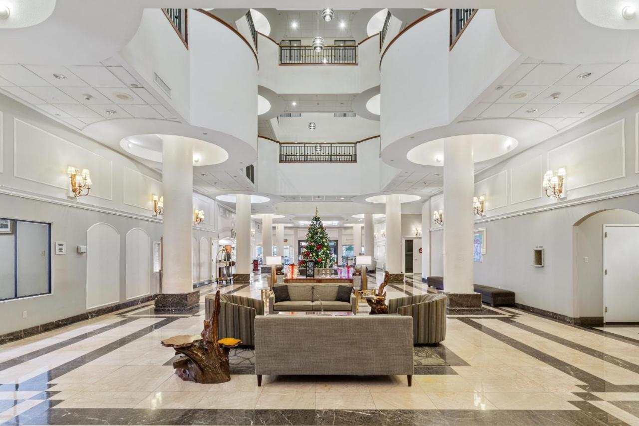 Wyndham Garden Baronne Plaza Hotel Nova Orleães Exterior foto