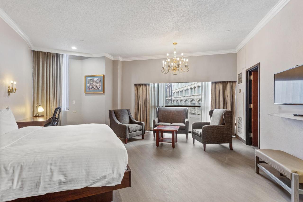 Wyndham Garden Baronne Plaza Hotel Nova Orleães Exterior foto
