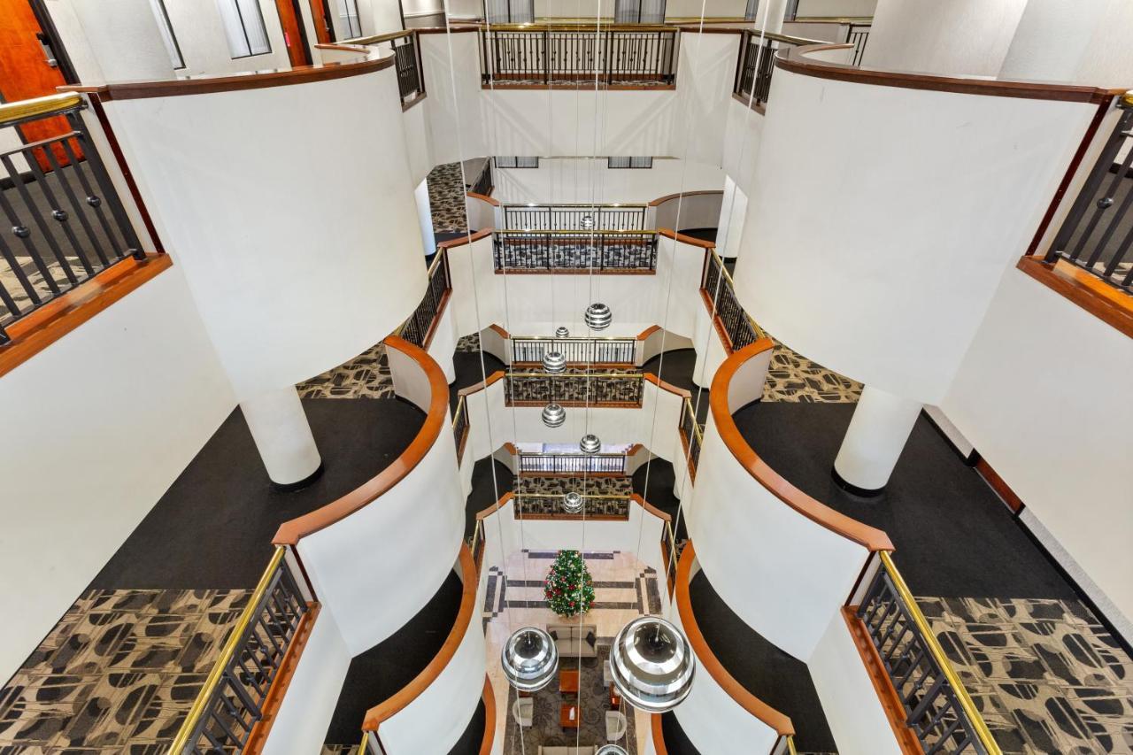 Wyndham Garden Baronne Plaza Hotel Nova Orleães Exterior foto