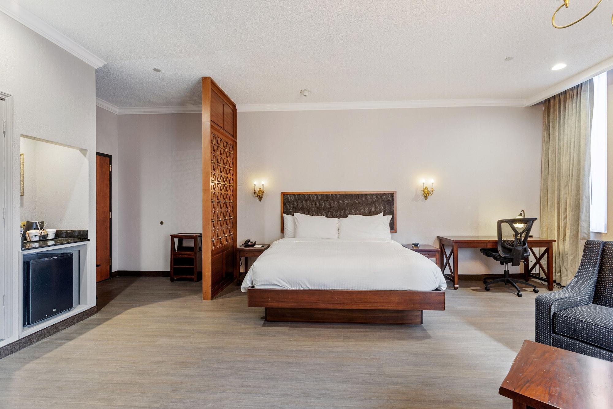 Wyndham Garden Baronne Plaza Hotel Nova Orleães Exterior foto